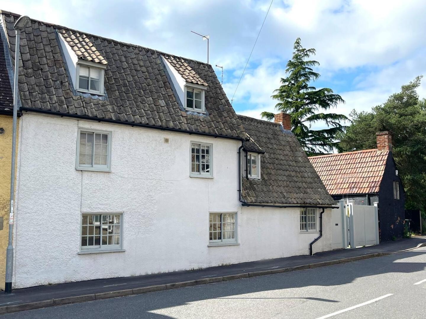 Elegant Oak Beamed House In Pretty Village Buckden  Exterior photo